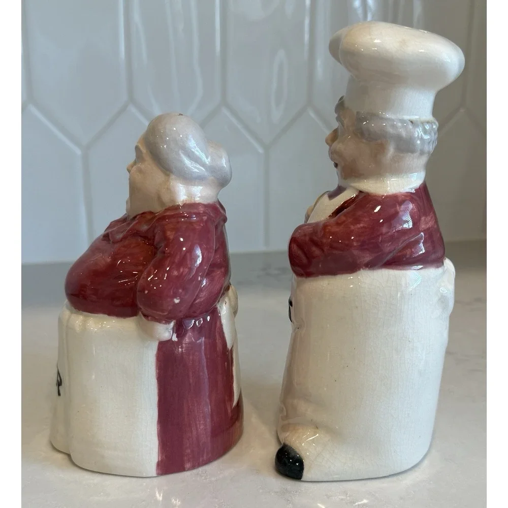 Vintage Grandma Grandpa‎ Salt Pepper Shakers Chef Hat Cook  Apron Kitchen Signed
